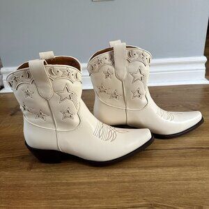 Cowgirl Western Ankle Booties with Stars 8.5 NWOT